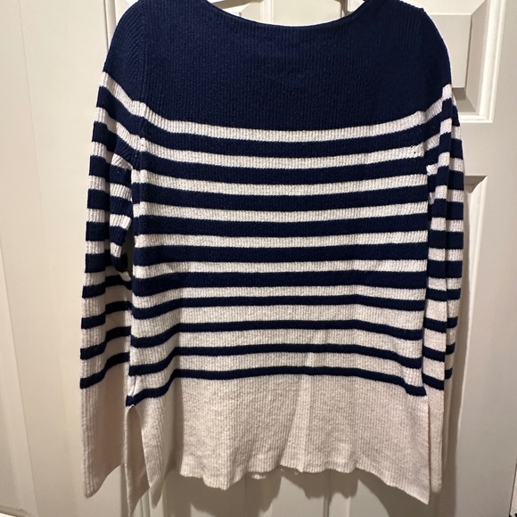 Vineyard Vines Women's Wool and Cashmere Sweater - Picture 5 of 5